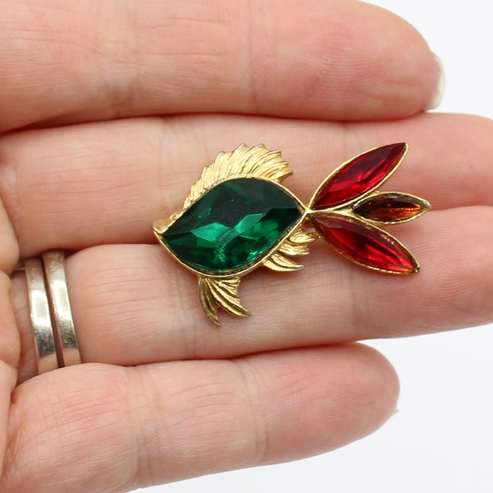 Vintage rhinestone fish brooch - Picture 2 of 4